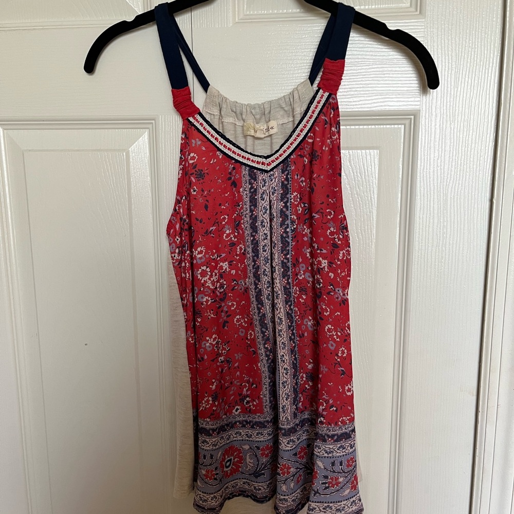 Rewind sleeveless top size small